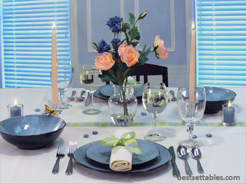 Cornflower and Roses Table Decor